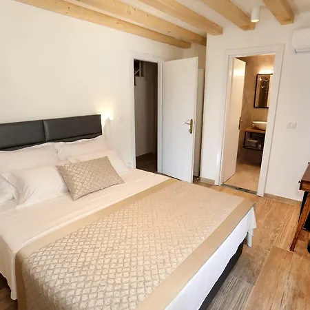Teuta 3* Trogir