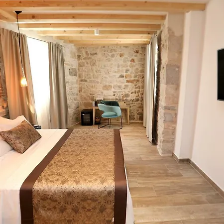 Teuta Pensionat Trogir