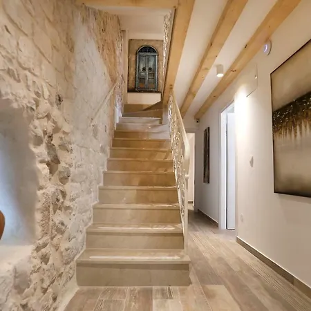 Teuta Pensionat Trogir