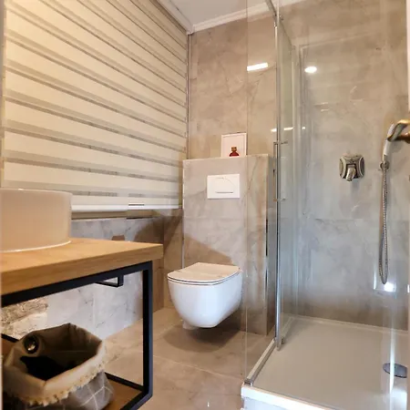 Guest house Teuta 3*