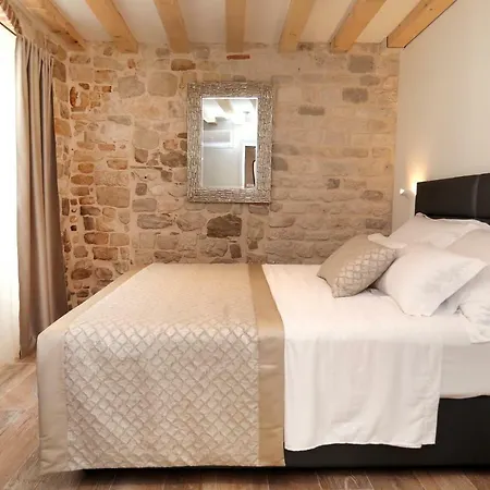 Teuta Pensionat Trogir
