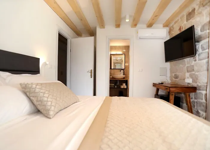 Teuta Affittacamere 3*