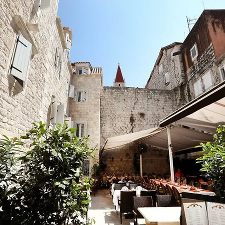 Guest house Teuta Trogir