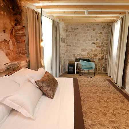 Teuta Casa de hóspedes Trogir